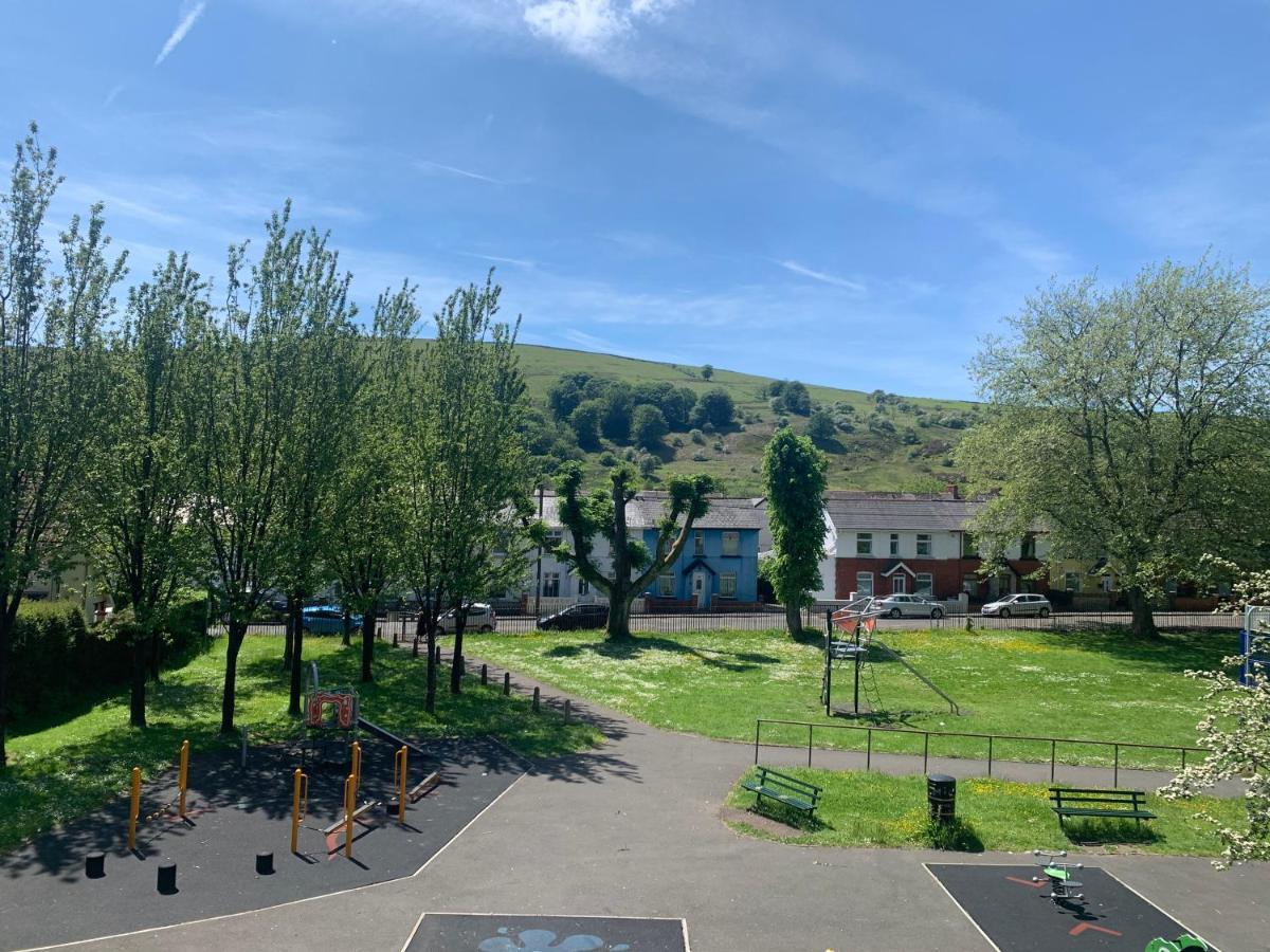 Villa Cosy, Dog Friendly House On The Fringe Of The Brecon Beacons Tredegar Exterior foto